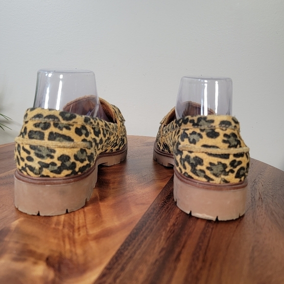 Lucky Brand Tamio Leopard Print Suede Flat Loafer in Inca Gold Size 7.5 - Picture 5 of 16